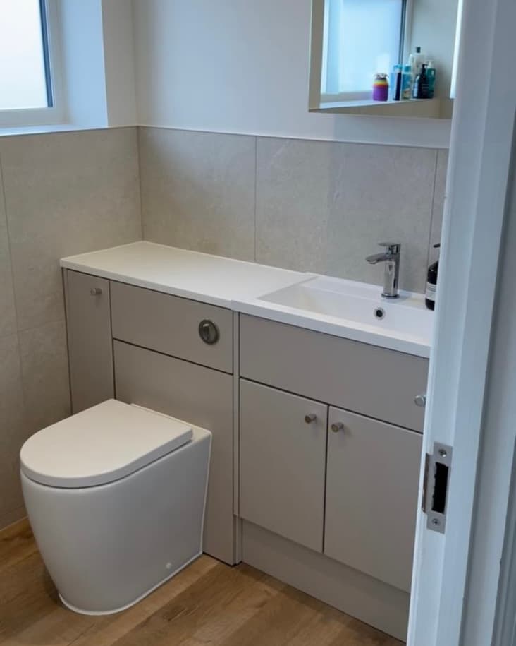 Bathroom vanity unit and toilet